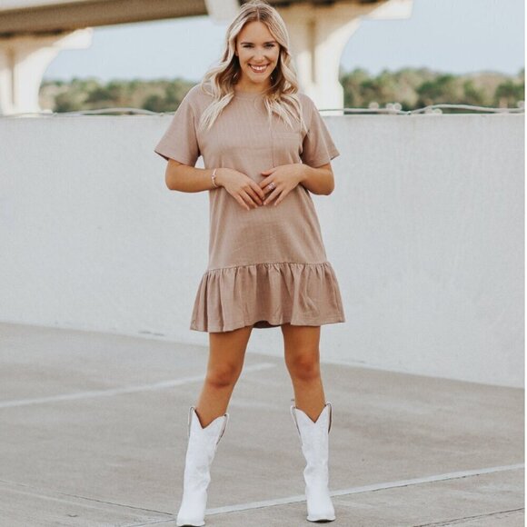 Very J LIKE NEW The Piper drop waist ribbed baby doll ruffle bottom dress size L - Picture 2 of 5